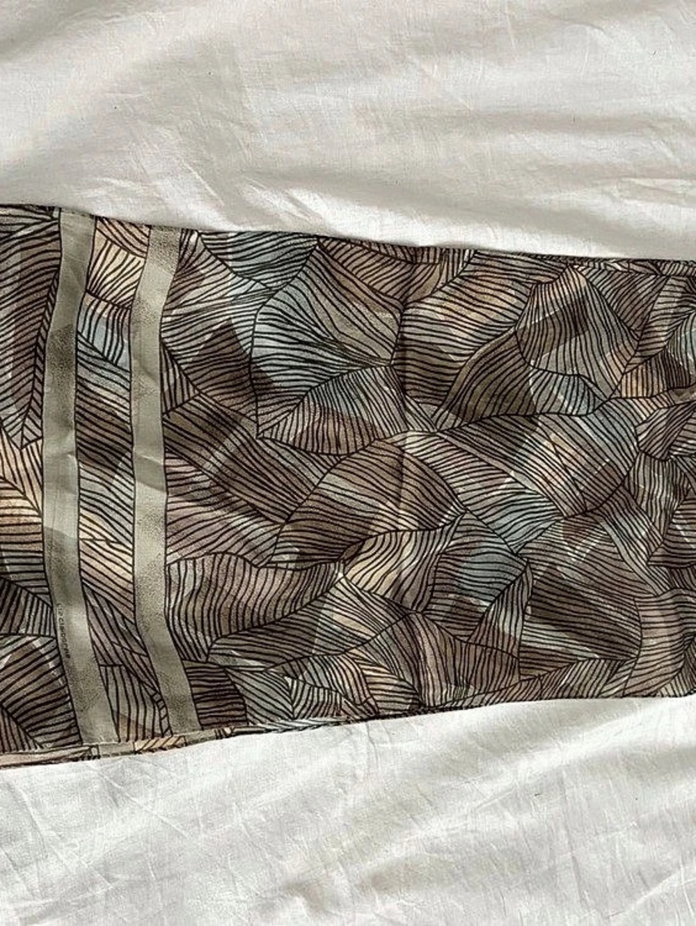 VTG Liz Claiborne Geometric Print Scarf in Brown + cream Like New